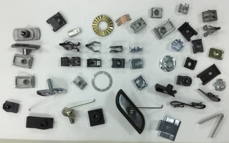 Metal & Plastic Hardware